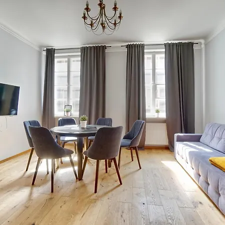 Premium Deluxe Old Town