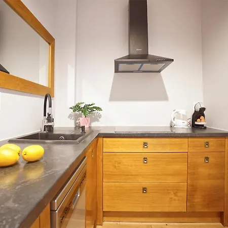 Premium Deluxe Old Town Apartment